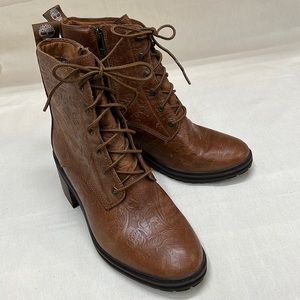 Timberland brown tooled leather boots
